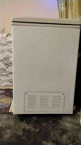 مجمده للبيع متوسطه الحجم ونظيفه بسعر 150الف للتفاصيل اكثر التواصل على ***********
