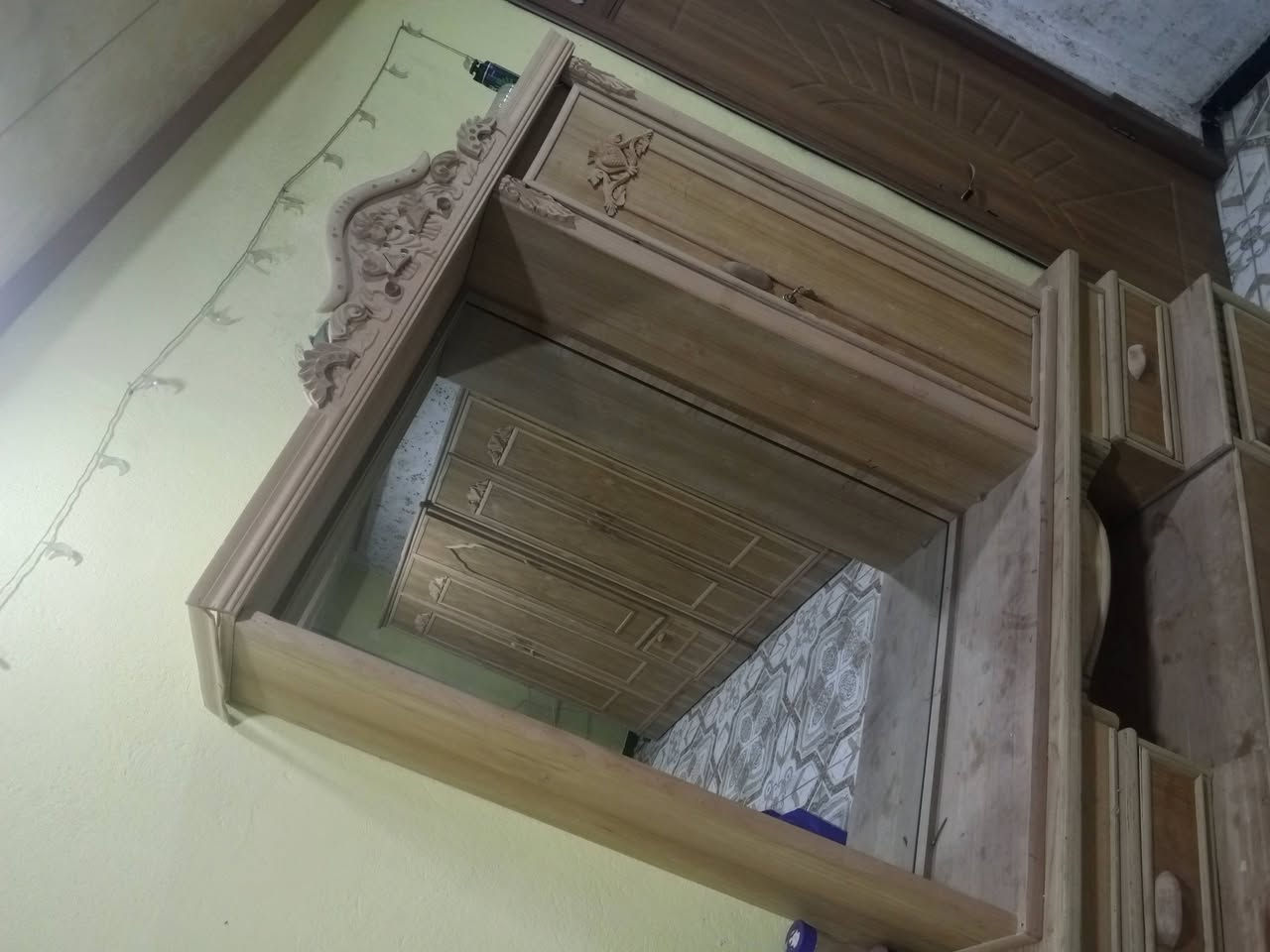 السلام عليكم للبيع مكاني بابل السعر ب 800 وبيها مجال قليل من قطع 8 يريد يجي خاص او رقم تلفوني *********** الغرفه نجاره ماء مصبوغه يعني ناخذه يصبغه اني جيت اصبغه بيضه بس شويه صارت عندي مشكله
