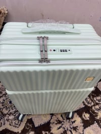 جنطة سفر • متوفر