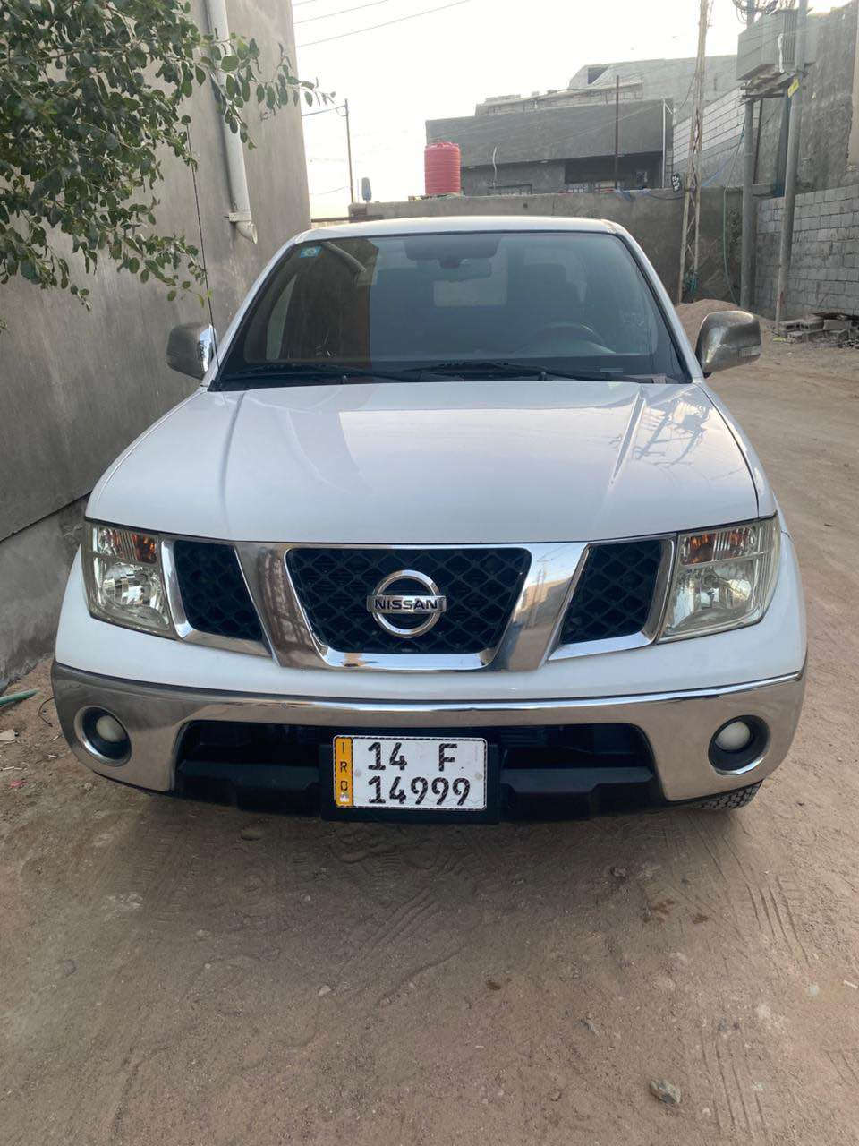 السلام عليكم نيسان نيفارا للبيع مكفوله من الضربه والصبغ ما عدا بارد بل بدي حداده جيده تخم تاير تبريد سياره رقم جديد وسنويه باسمي 2014 مصفره من الغرامات والهيئه مكينه مكفوله من الفتح العنوان ابي الخصيب محوله الزهير *********** السعر 140 بيها مجال البصرة, العراق
