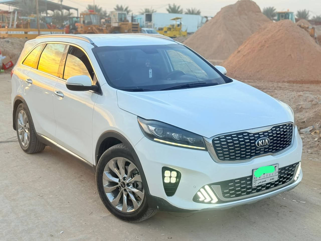 السلام عليكم
سورنتو 2019 خليجي باسمي رقم بغداد 
فول مواصفات / عدا بنورما
بصمة
هاند بريك بصمه 
6سلندر 
3عدسات 
مري شفط
صندوق كهربائي
3 قطع تبريد 
حساسات امامية وخلفية 
4 وضعيات قيادة 
Auto hold
بيها بارد بين بابين فقط 
للتواصل / ‭٠٧٨٧ ٢٠٧ ٦٠٤٢‬
مكاني النجف
