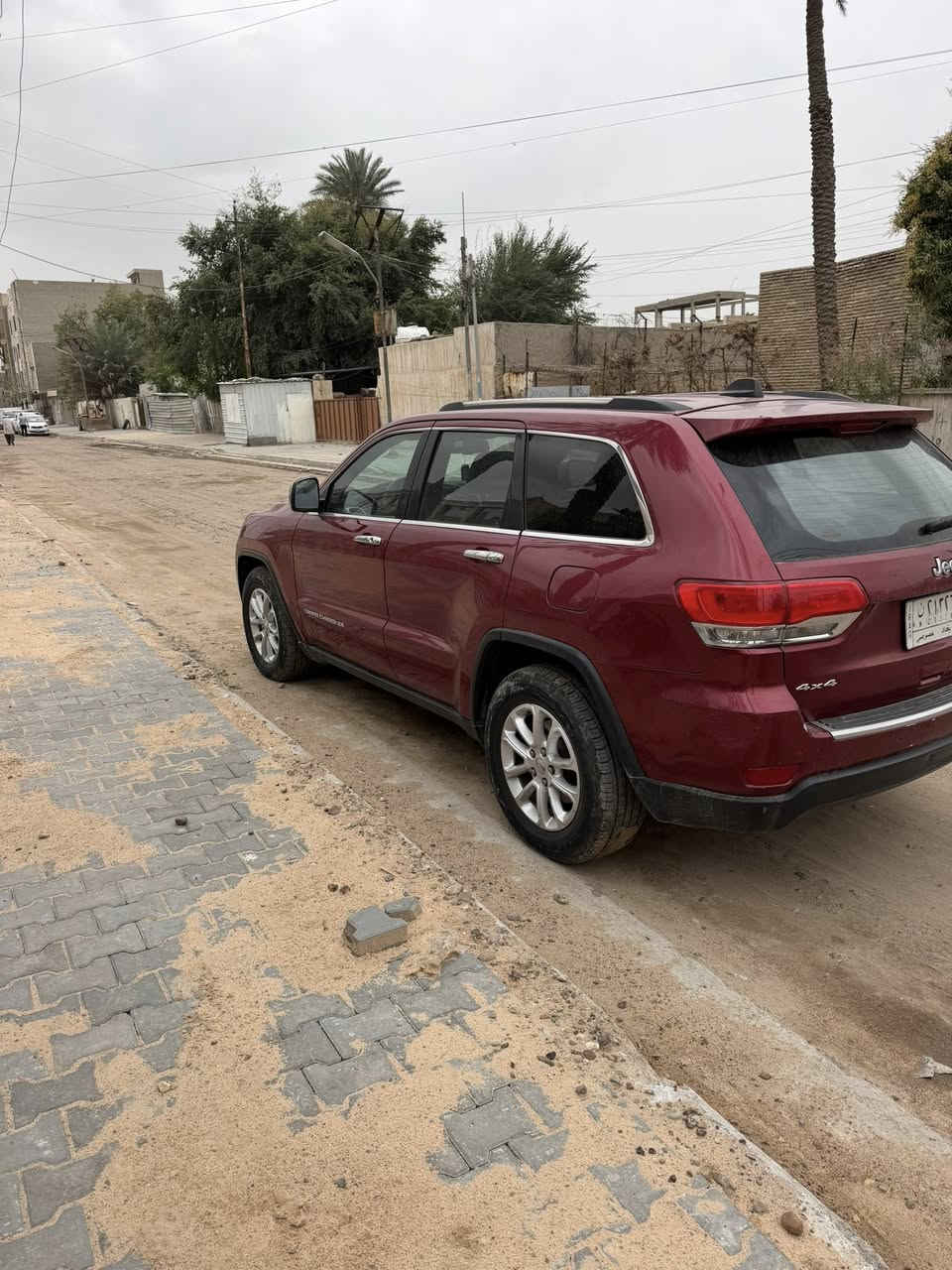 السلام عليكم سياره جيب شيروكي لبيع موديل ٢٠١٤ السياره جاهزه من كلشي كير محرك وقبل سبوع بدلتله تخم تيارات جديد والسياره باسمي تحويل ثاني العنوان بغداد الاعضميه / السعر ١٩٨$
الهاتف ***********
