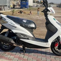 مكلف بلنشر دراجة سكنس(فحل )  🛵 للبيع دراجة شلعه معدل كهربائيات كلهه شغ...