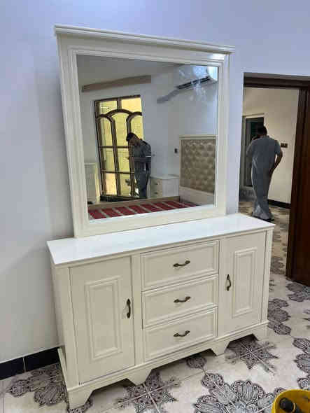 يقدم معرض الورود💐 للأثاث  العراقي🇮🇶
⚜️احدث التصاميم غرف النوم نجاره عراقية بتصاميم تركية و مصرية بأيادي  #نجاره عراقية عالية الجودة صبغ مواد حرار سيارات🚘

￼￼☑️ التوصيل مجاني🚚🚚
🍂العنوان🍂
الحله شارع ابو القاسم مجاور ابو القاسم

للأستفسار مراسلة الصفحة 📩
او الاتصال ☎️ ☎️
(*********** )

يتوفر  Viber / 
‏WhatsApp /
