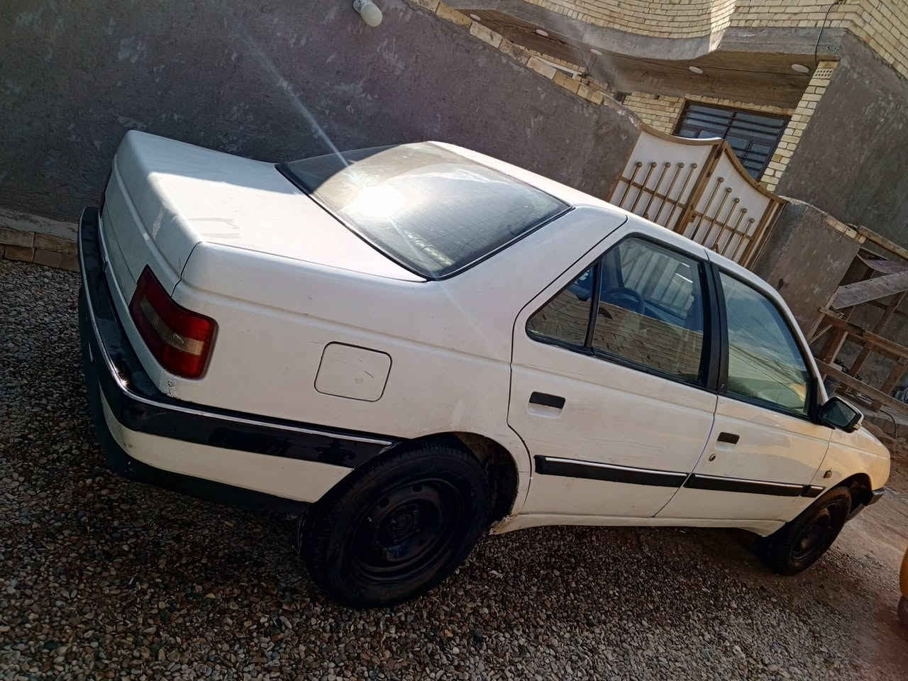 للبيع موديل 2009 (محرك مستحق  ) كير جديد تبريد شغال بسمي رقم بغداد بيهة صبغ ابيع احزام  28 وبيه مجال بسيط مكاني بغداد حي البتول عبور جسر الفرنسي ***********
