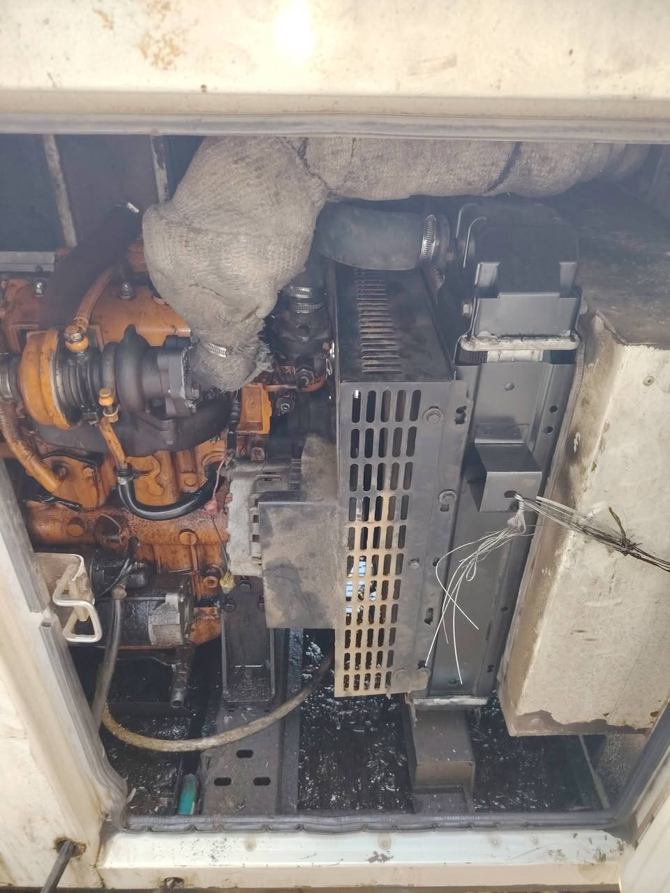 السلام عليكم مولد 17.5kv ثري فيس كاتم  عاطل المحرك بوشه مزروفه  معبره مي على البستم السعر 17ورقه  العنوان بابل مسيب  0774537546 اتصل واشرح لك التفاصيل


**إذا كنت صاحب هذا الإعلان وتريد حذفه لأي سبب، رجاءا أرسل رسالة إلى الدعم الفني**