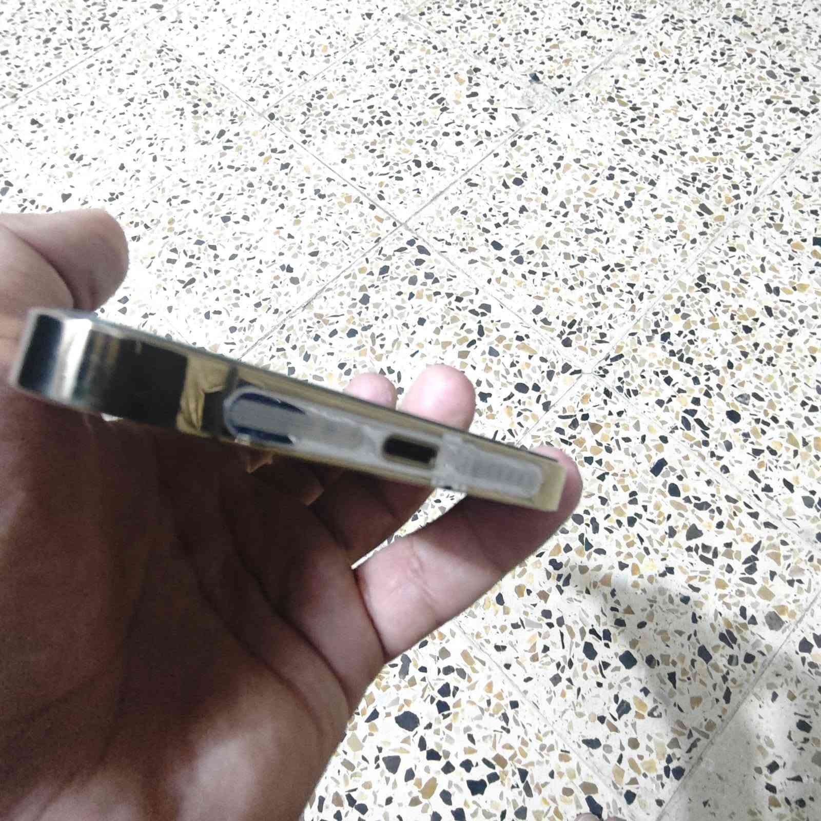 السلام عليكم عندي جهاز ايفون 13برو ماكس للبيع
جهاز أمريكي 
بطاريه89🔋
نضافه الجهاز 99%
شخط مابي جهاز مكفول من كلشي ممبدل بي اي شي
السعر 750 وبي مجال شي بسيط الي حاب يعرف اي شي عن الجهاز يتواصل وياي من خلال الرقم ادناه
 ***********
رجاءاً المو شراي ليتواصل وياي
