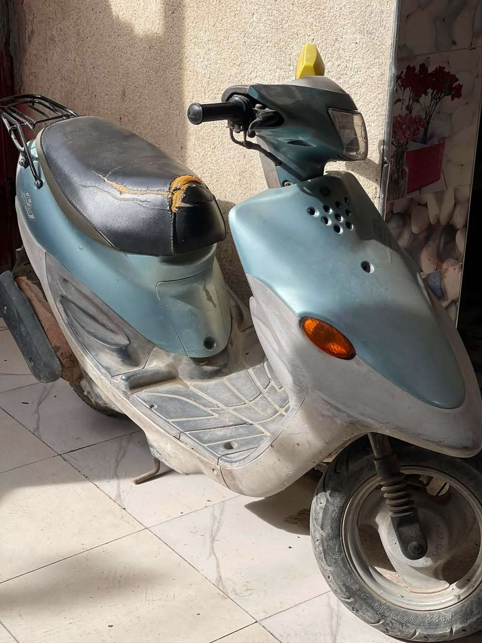 دراجه بيجي حاويه برغي ما مفتوح بيها وبعدهي بالباتري مالت لحاويه عوزها بس باتري صارلها 6 اشهر من طالعه سعرها  650 
لاستفسار *********** 
ما متواجد بلفيس
