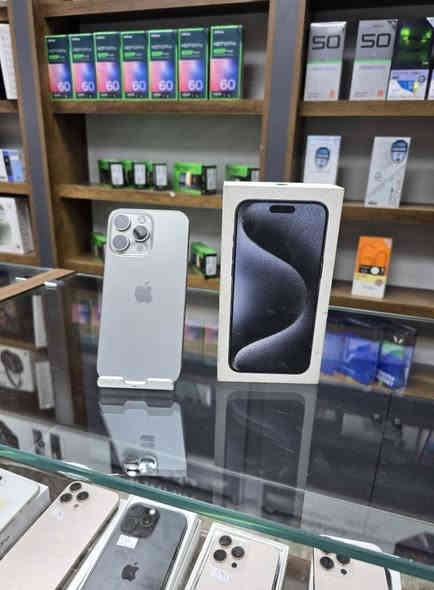 السلام عليكم 
ايفون 15 برو ماكس ذاكره 256 بطاريه 89 شرق أوسط مامفتوح وتر بروف شرط الفحص الحاسبه ضمان 5ايام استخدام في حال وجود اي عطل أو مشكله بدون ملحقات السعر مليون و 25الف قفل 
عنوان السيديه شارع المركز مجاور عيون السيديه مركز موبايلي 
(بيع شراء مراوس )
هاتف ***********
