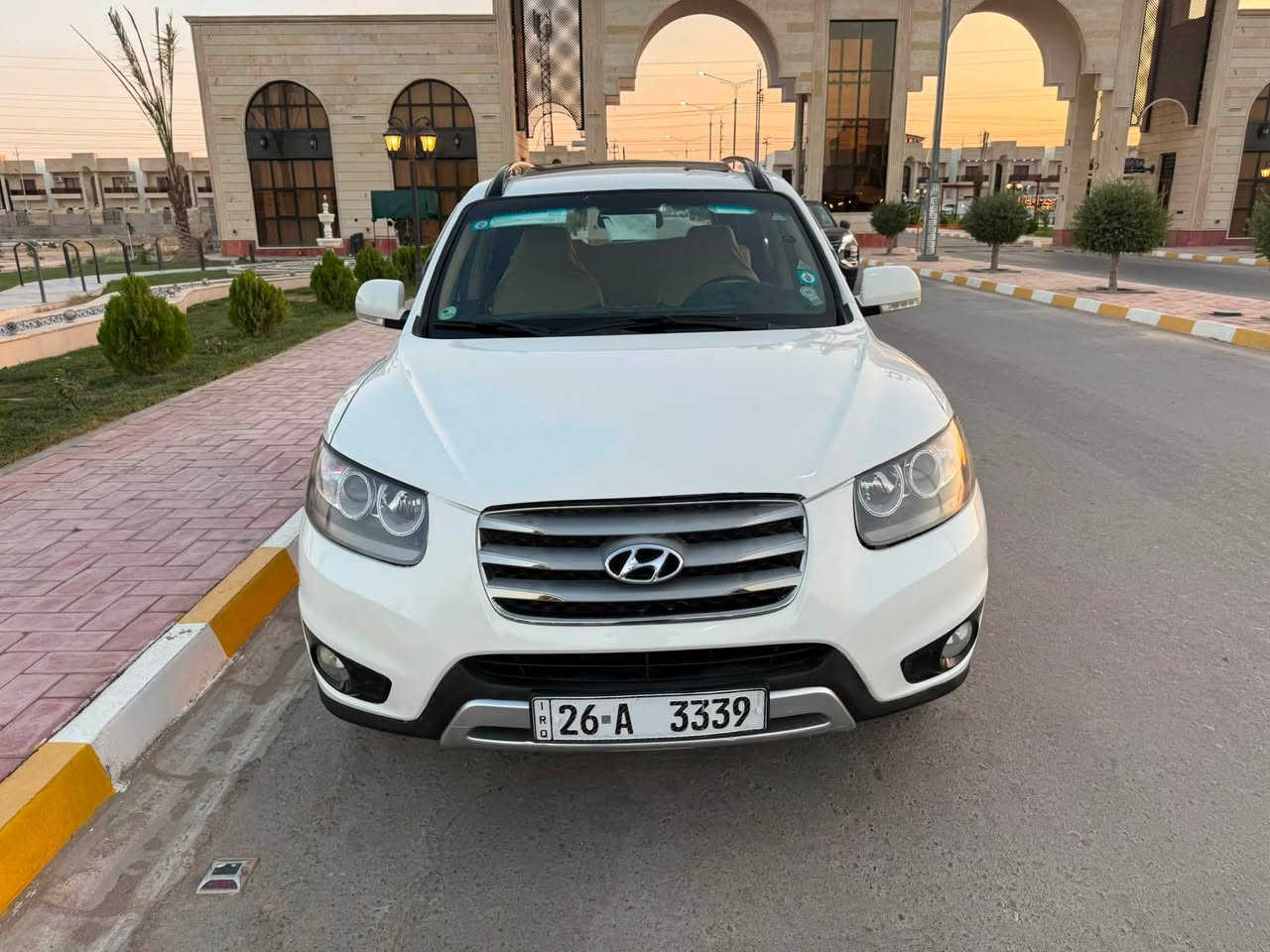 السلام عليكم ورحمة الله
للبيع بسعر مناسب جدا (١٣٨)
 هونداي سنتافي موديل ٢٠١٢ خليجي
رقم صلاح الدين مميز الضرر موضح مرفق مع المنشور 
محرك كير مامفتوح بدون عيب ٦ سلندر 
تبريد ثلج تخم تاير صدر جديد سلايت روف 
سنوية رقم جديد صاحبها الشرعي بالعلم تحويل مباشر 
رقم الهاتف *********** مكان السياره تكريت القادسية 
السعر ١٣٨ بيها مجال قليل جدا حك الجية فقط
