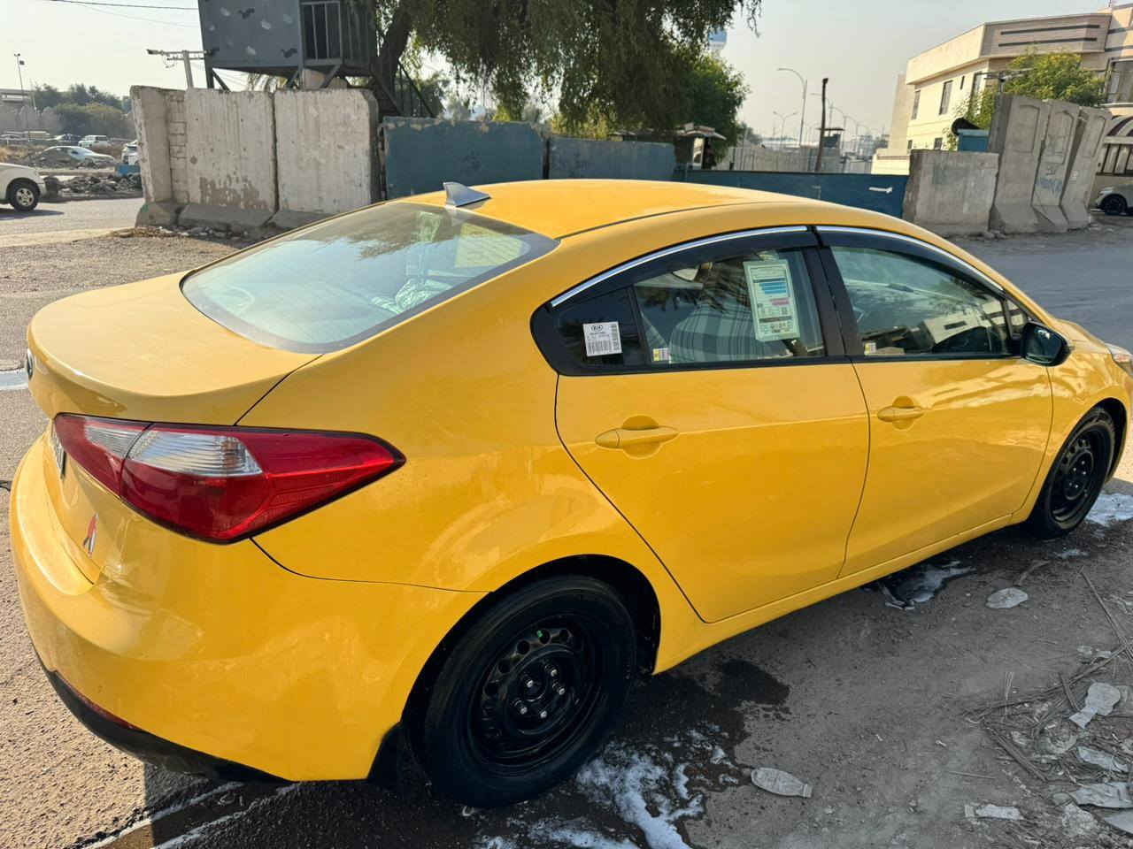 للبيع فقط كيا فورتي موديل 2016حادثها باب وجمرلغ بدون دواخل وارد امريكي السعر 105
السياره فول مواصفات السياره جاهزه و جديده مال جناي امانت الله 
المواصفات 
شاشه 
كامره 
تحكم ستيرن جيهتين 
مانع نزلاغ 
ثلاث انضمه قياده  
حساس امامي 
حساس خلفي
محرك 1800
المرغوب لا تبخير و لا تنقيص 
كير at المرغوب 
السياره كير مكينه صدر امامي خلفي تخم تاير جديد تبريد ثلج رقم بغداد الدولي تحويل ثاني يوم هزه فحص سنويه كل جديد صار  السعر 105 وبيها مجال حق الجيه مكان بغداد رقم الهاتف ***********
