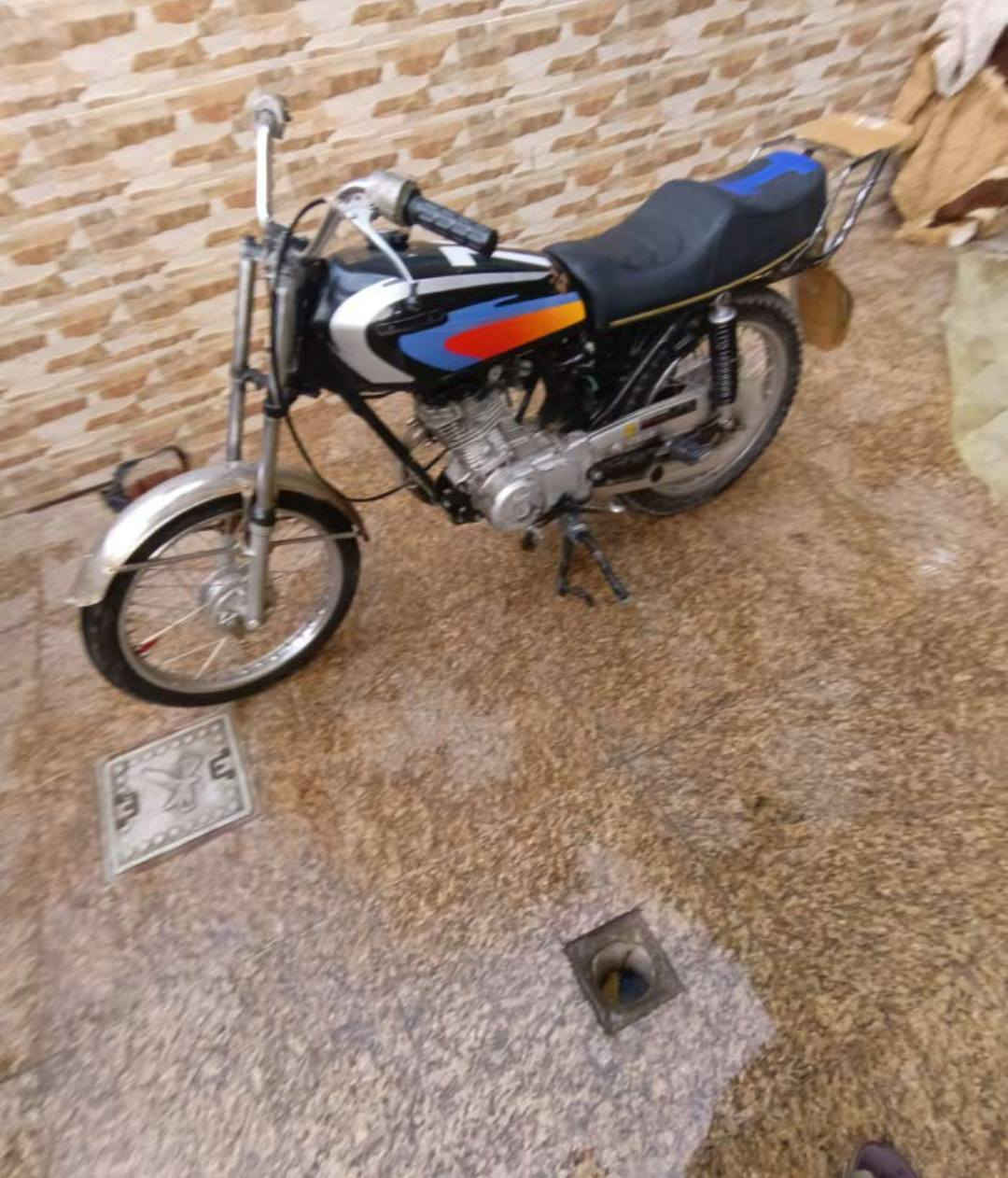 ايراني للبيع مكينه خير من الله ادوات سعر 350 بيهة مجال حك جية متواجد فقط وتساب ورصيد ***********
