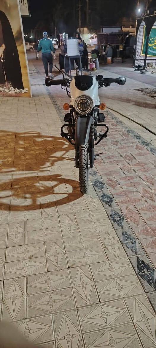 دايون مديل 23 
ماشيه 4 الف دراجه امرقمه اربيل وكاله جديده زيرو مابيه اي نقص صالي 4 أشهر امطلعه من مجمع الكرار رايده 2.600 بيه مجال قليل للشراي عنوان ناصريه 
رقم . ***********
