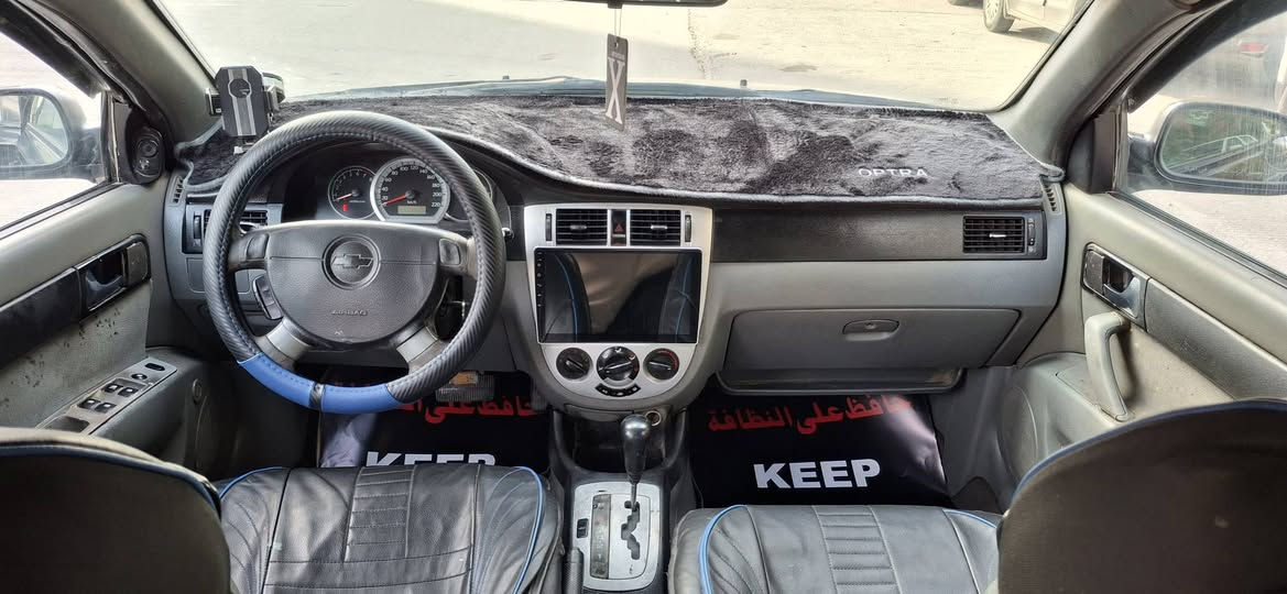 السلام عليكم
اوبترا موديل ٢٠٠٦ . رقم بغداد دولي بأسمي 
.................................
كير محرك نضيفات [ كير اوتوماتيك ] 
صدر تايرات نظفيه 
/// السياره صبغتها عام جديد /// 
السعر 63 وبيها مجال بسيط 
مكان السياره بغداد العامريه 
للاستفسار ( *********** )
