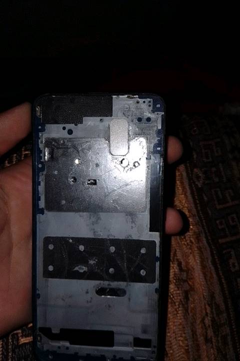 جهاز هواوي واي تسعه برايم يرادله بس شاشه جهاز نضيف ويخبل
شنو موديل الجهاز بالضبط؟ هواوي Y9 Prime 2019 لو نسخة ثانية؟: 
نفس
الشاشة المطلوبة شنو حالتها/مقاسها؟ تريد تبديل بس زجاج/شاشة كاملة لو كامل الواجهة؟: 
كامله
بي أي عيوب ثانية بالجهاز غير الشاشة، مثل البطارية، الكاميرات، الشحن، أو البصمة؟: 
جديد
الجهاز بيه سعة تخزين وذاكرة شكد؟ 64/128 گيگ وكم رام؟: 
64
وين موقعك بالعراق حتى نعرف الاستلام منين، وتريد البيع ويا الملحقات لو بس الجهاز؟: 
بس الجهاز كربلاء