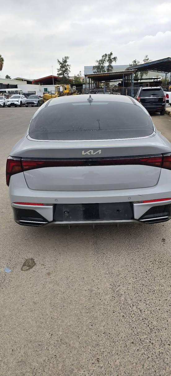 متوفر مجوعة سيارات غاز وبانزين .كرنفال بانزين ابيض فتحات.كرنفال اسود ٢٥ بانزين.كيا بنكو غاز.K8 شكل جديد K8 شكل قديم.K5 .كيا بنكو غاز كير عادي .العنده كتاب شهداء يتواصل مع المعرض ***********
