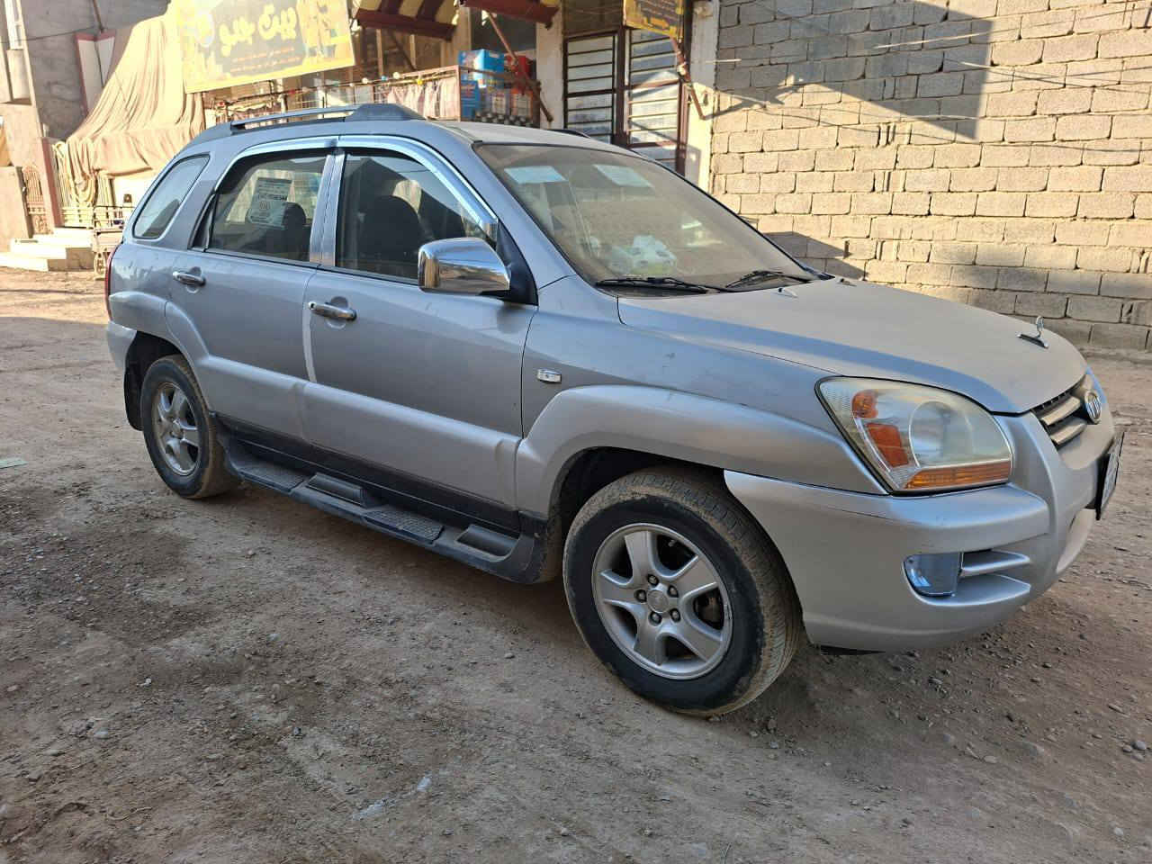 سبورتج 2007
🔸️وارد كندي الضرربنيد مصبوغ والجاملغات الامامية مبدلات مال شركة بدون حادث والباقي مكفول 
🔸️ كير ومحرك مكفول بدون تبخير او تنقيص
🔸️صدر جديد تخم تايرات جديد
🔸️مكان السيارة ديالى بعقوبة 
🔸️للبيع او مراوس بسيارة افضل
🔸️السعر اتصل غير متواجد على الفيس /***********
