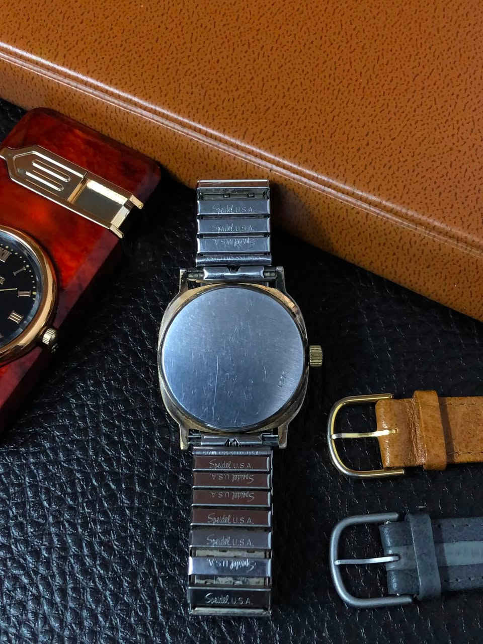 • الماركة : روتاري (Rotary)
• الصنع  : سويسري (Swiss Made) 🇨🇭
• الإنتاج  : 1981 / 1985 (فنتج)
• الماكنة : كوارتز - سويسري 
•••••••••••••••••••••••••••••
•••••••••••••••••••••••••••••
السعر : ( 55 ) الف دينار فقط
التوصيل لجميع محافظات العراق 🚕
للحجز والأستفسار دايركت 📥


**إذا كنت صاحب هذا الإعلان وتريد حذفه لأي سبب، رجاءا أرسل رسالة إلى الدعم الفني**