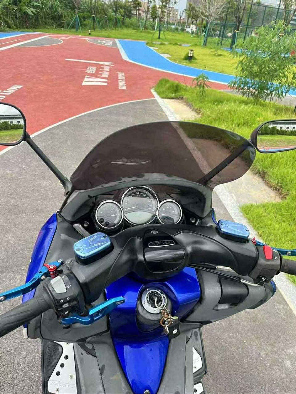 سلام عليكم تي ماكس 11 مزاد امريكي بس صارت ضربه بلكفر كفراتها جاي عمل من الخارج السعر 44 وبي مجال العنوان بغداد  متواجد فيس واتساب اتصال ***********
