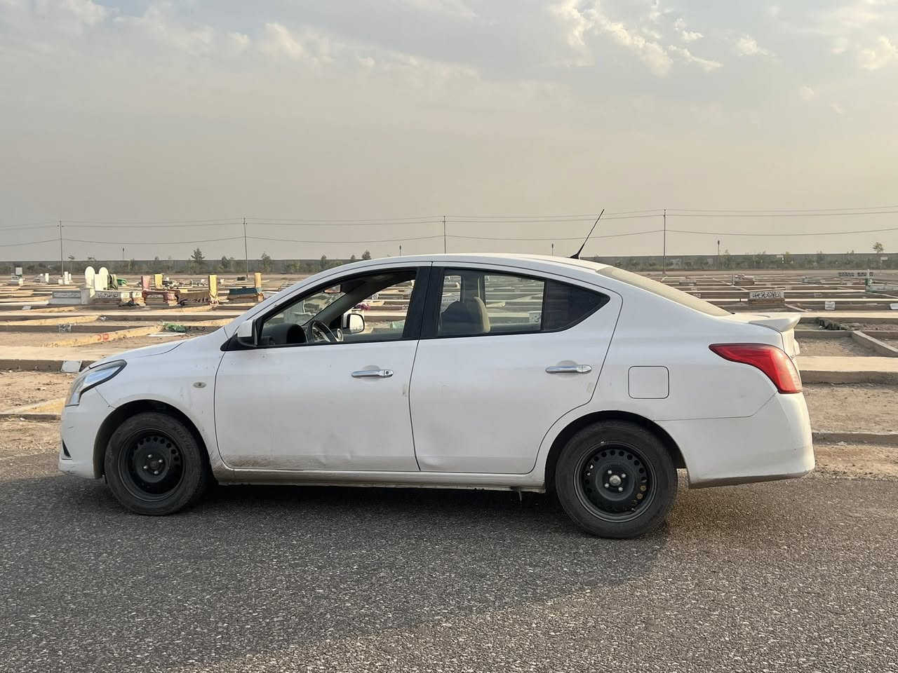 للبيع نيسان صني 2022 هندي ماشية 115الف نظيفه كلش وعلى ايد وحده وكالة او تحويل بيه دحجة باب السايق بدون تعديل وباب خلف السائق خسفه بسيطه بدون فتح او تبديل او صبغ وسونارها موجود السعر 115وبيه مجال ***********
