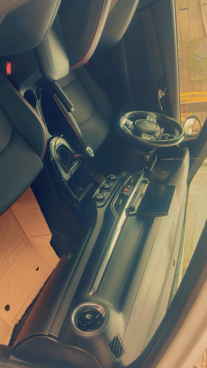 السلام عليكم ورحمة الله وبركاته 

كيا فورتي موديل 2021حادث جاملغ وبنيد 

فول مواصفات للأخير/رقم السياره كربلاء 

مكان السياره بغداد/ السعر 130 وبيهه مجال

مكينه جي تي تيربو  سوبر  طاحونه 

رقم موبايل ***********

السياره كير عادي 7 نمر مع البك 

كلش قويه وجديده حيل
