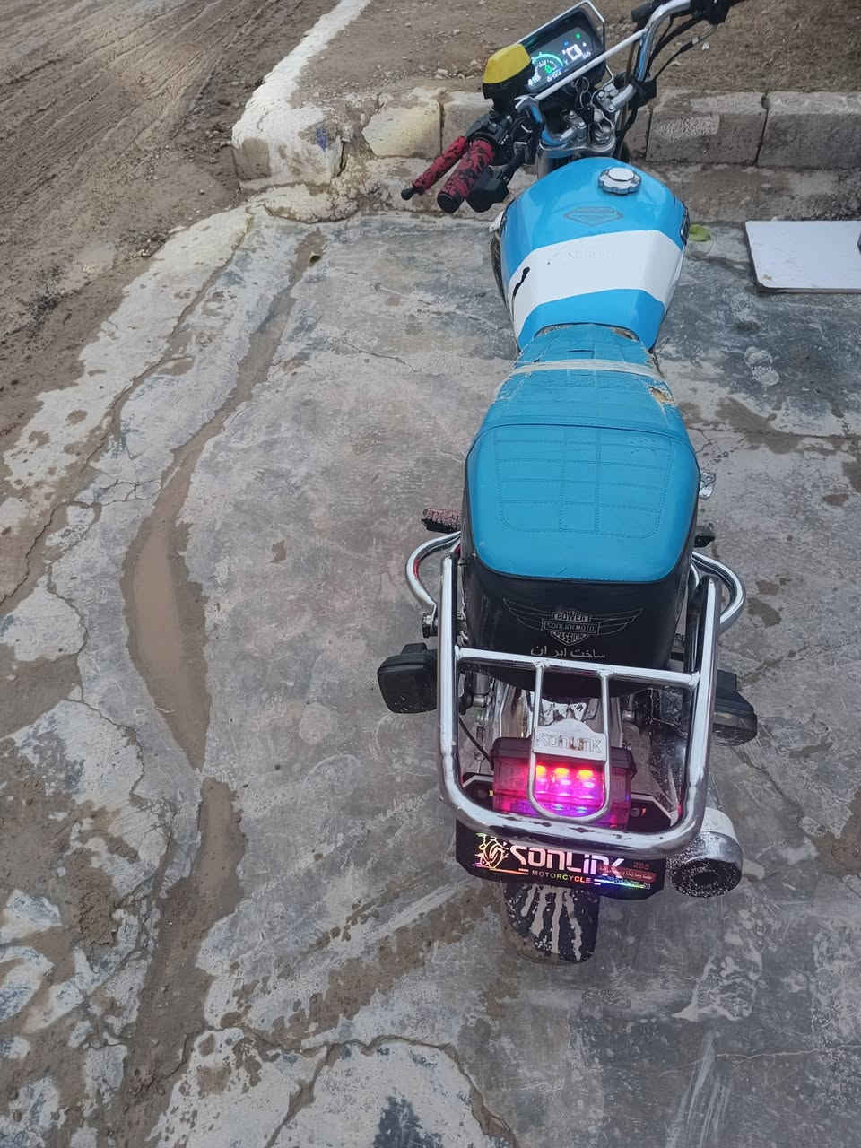 السلام عليكم /سيفان سولنك للبيع موديل 23  السعر 600وبي مجال شي قليل للشراي ***********
