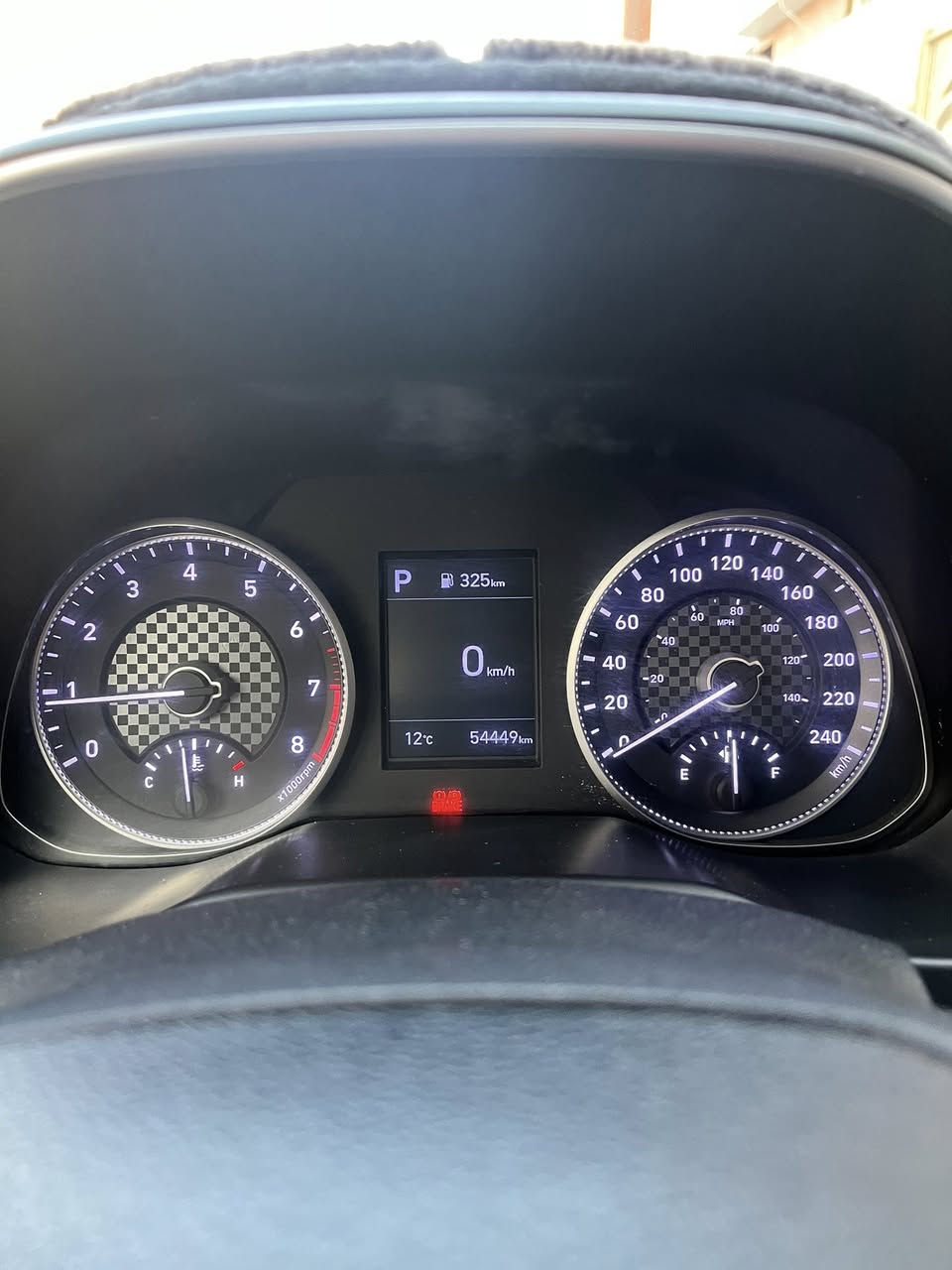 سلام عليكم النترا وارد ماشية فقط ٥٤ الف كيلومتر جديدة فول مواصفات ما عدا الفتحة رايدها ١٣٦ وبيها مجال للاتصال ***********
