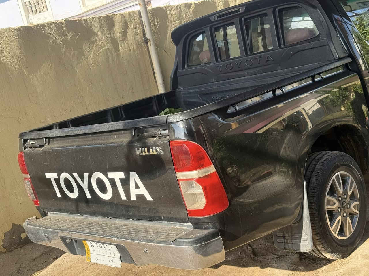 للبيع.  هايلوكس 2014رقم بغداد بسمي بيها شبر بارد  محركها بيه خيط تنقيص السعر 173 لل اتصال *********** العنوان صلاح الدين قضاء بلد
