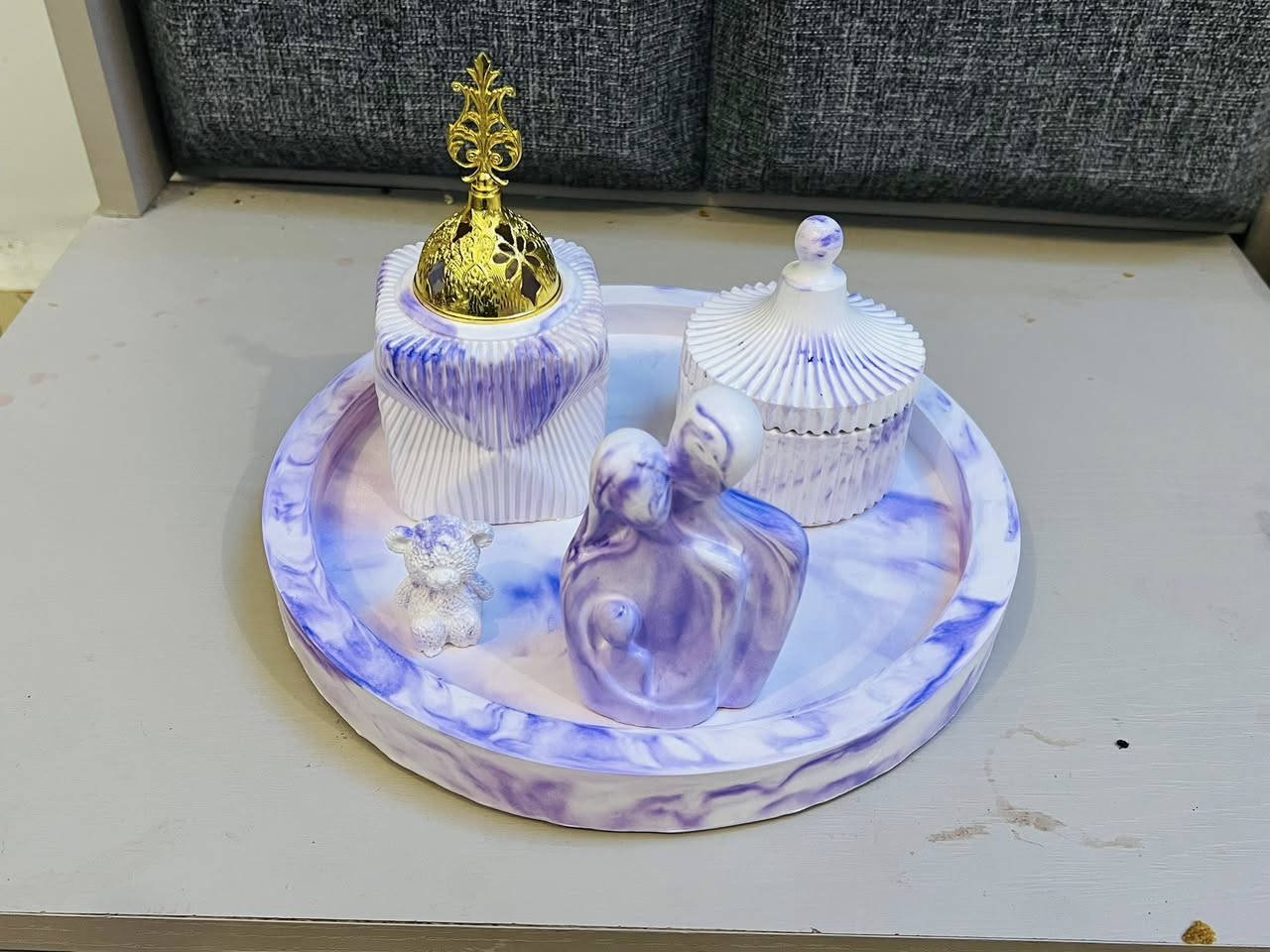 • "أضيفي لمسة من الأناقة لزوايا منزلك.. طقم متكامل يجمع بين الشمعدان، المزهرية، وصندوق المجوهرات بتصميم عصري وفريد. الكميه محدوده يوجد بيع بالجمله والمفرد للتفاصيل راسلونا على الخاص"


**إذا كنت صاحب هذا الإعلان وتريد حذفه لأي سبب، رجاءا أرسل رسالة إلى الدعم الفني**