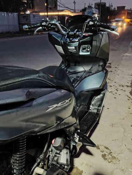 سلام عليكم دراجه للبيع بيسي اكس جيل ٤ كوريه  مكفوله كفاله عامه موديل٢٠٢٢ دراجه براسه حض (مكان بغداد) بغداد جديده سعر ٢٠ وبيه مجال قليل كلش ***********
