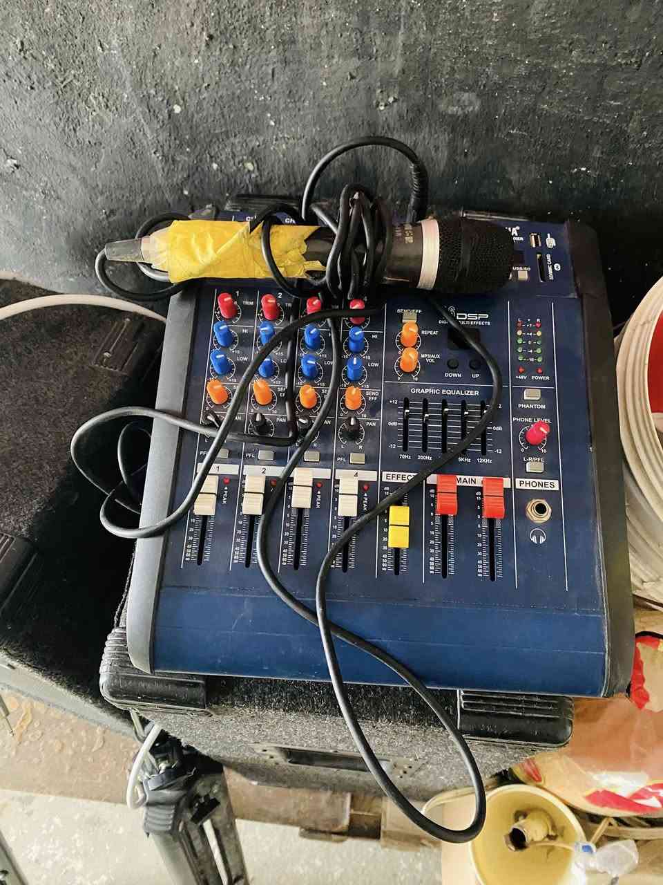 زوج السماعات مكسر مايك للبيع/السعر650 /***********
￼
