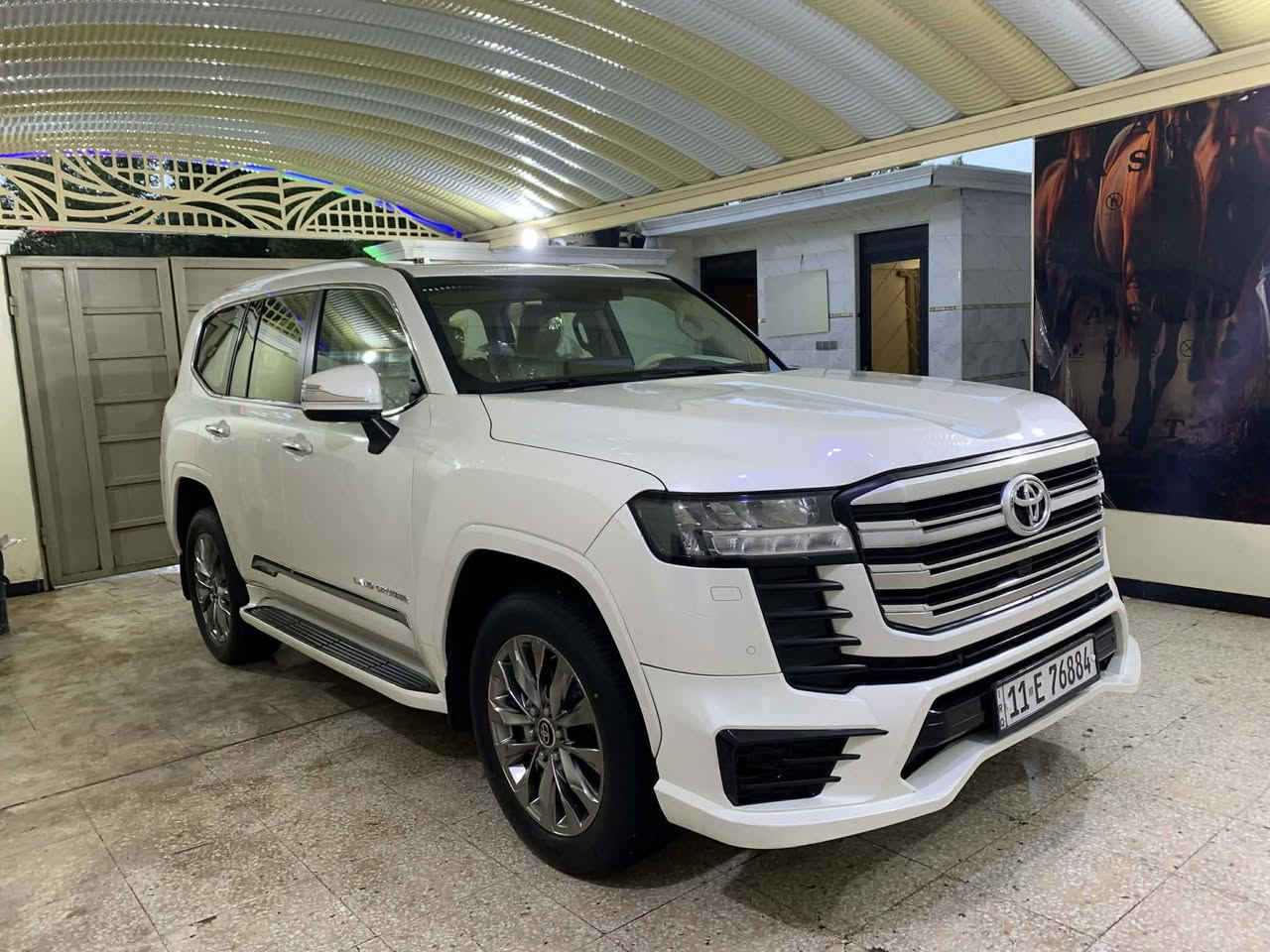 سلام عليكم عندي سياره البيع لاندكروز موديل 2022 رقم بغداد دولي ماشيه 40 ألف فول موصفات سياره جديده وحلوه عنوان بغداد ولشراي يتصل على رقم ***********
