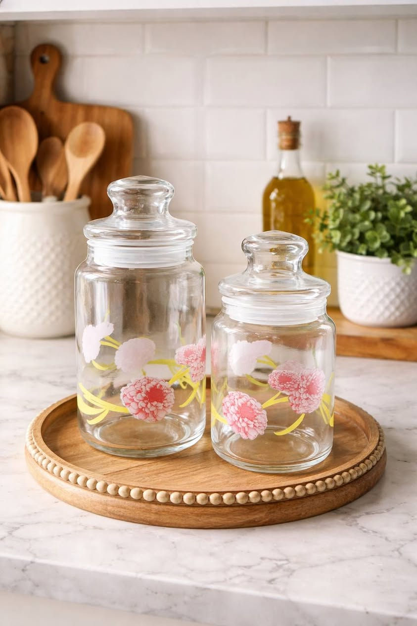 كل قطعة تحكي قصة.. امتلك جزءاً من التاريخ." 
"أنتيكات نادرة.. حيث يلتقي الماضي العريق بالحاضر الأنيق.
"ليست مجرد قطعة قديمة، بل إرث يتحدث عن زمن الفن الجميل


**إذا كنت صاحب هذا الإعلان وتريد حذفه لأي سبب، رجاءا أرسل رسالة إلى الدعم الفني**