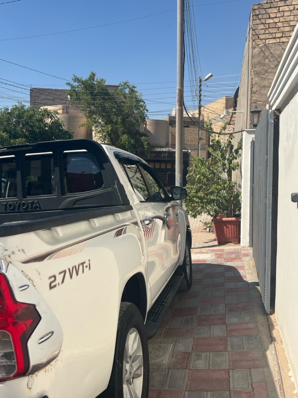 هايلوكس بيكم ٢٠١٦ في كربلاء فور ويل محرك مكفول سنويه لحد٢٠٣١ باسمي ضريبه مدفوع لحد هاي السنه محرك مكفول بس بيها ثلاث ملاحضات بسيطه دعجات خفيفه السعر٢١٠ وبيها مجال الرقم ***********