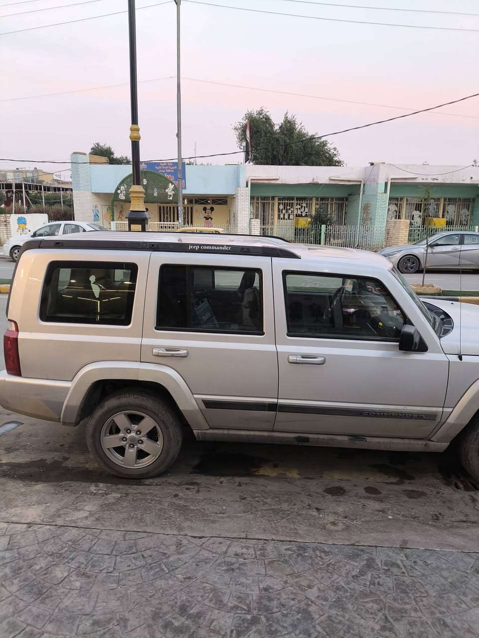 السلام عليكم ورحمه الله وبركاته جيب كومندر 2007 سبعة راكب تبريد 3قطعه مكينه 8سلندر رقم بغداد انكليزي باسمي هزه جديده بيها بس جاملغ وبنيد تبديل نفس اللون كهربائيات وحداديه جديده تايرات تخم جديد قبل شهرين باتري جديد ادامه جديده السعر 85وبيها مجال للجادين العنوان ميسان للاستفسار ***********ابومحمد وان شاء الله الاسبوع الجاي اني بغداد الي يحب يتواصل اني بخدمته واسف على الإطالة
