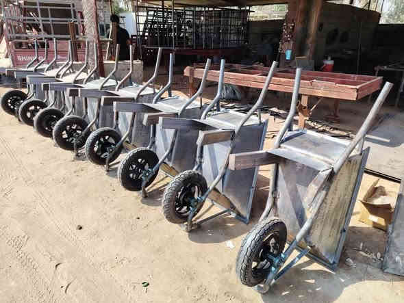 عرباين ونج وعرباين خباطه وعرباين بناء✅
بأسعار مناسبة 
تسكام درجه اولى
حديد ثقيل 2 ملم وتاير دراجه وبراكيت
جمله ومفرد بأنسب الأسعار
يتوفر خدمه توصيل 
مكان المحل ابو غرق قرب سيطره ابو غرق بشارع المالح محل حيدر الحداد ***********☎️
