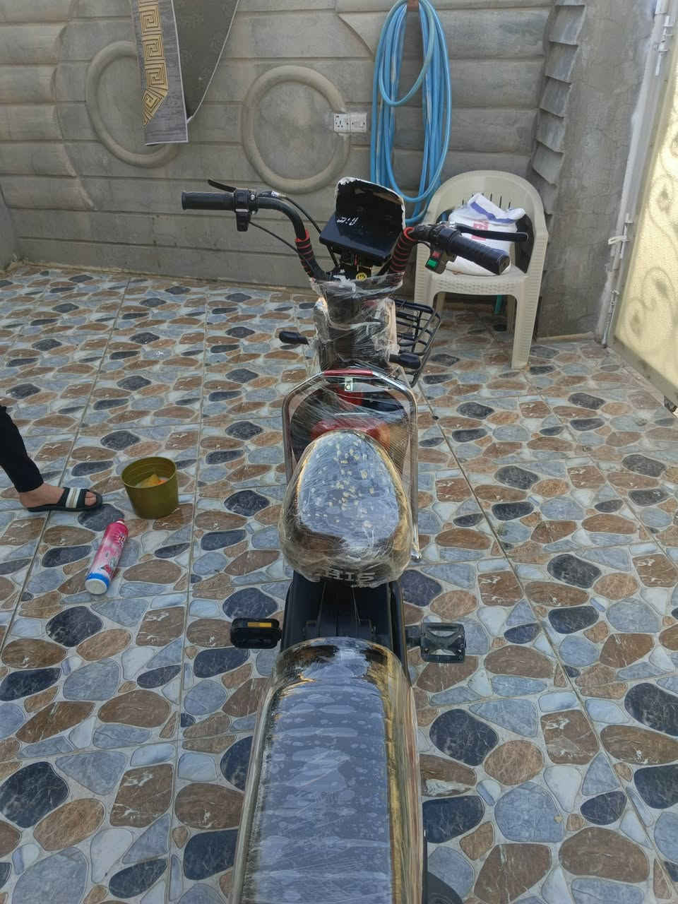 سلام عليكم دراجه شحن للبيع عقل جديد سعر 250 بي مجال قليل للتواصل رقم الواتساب ***********

