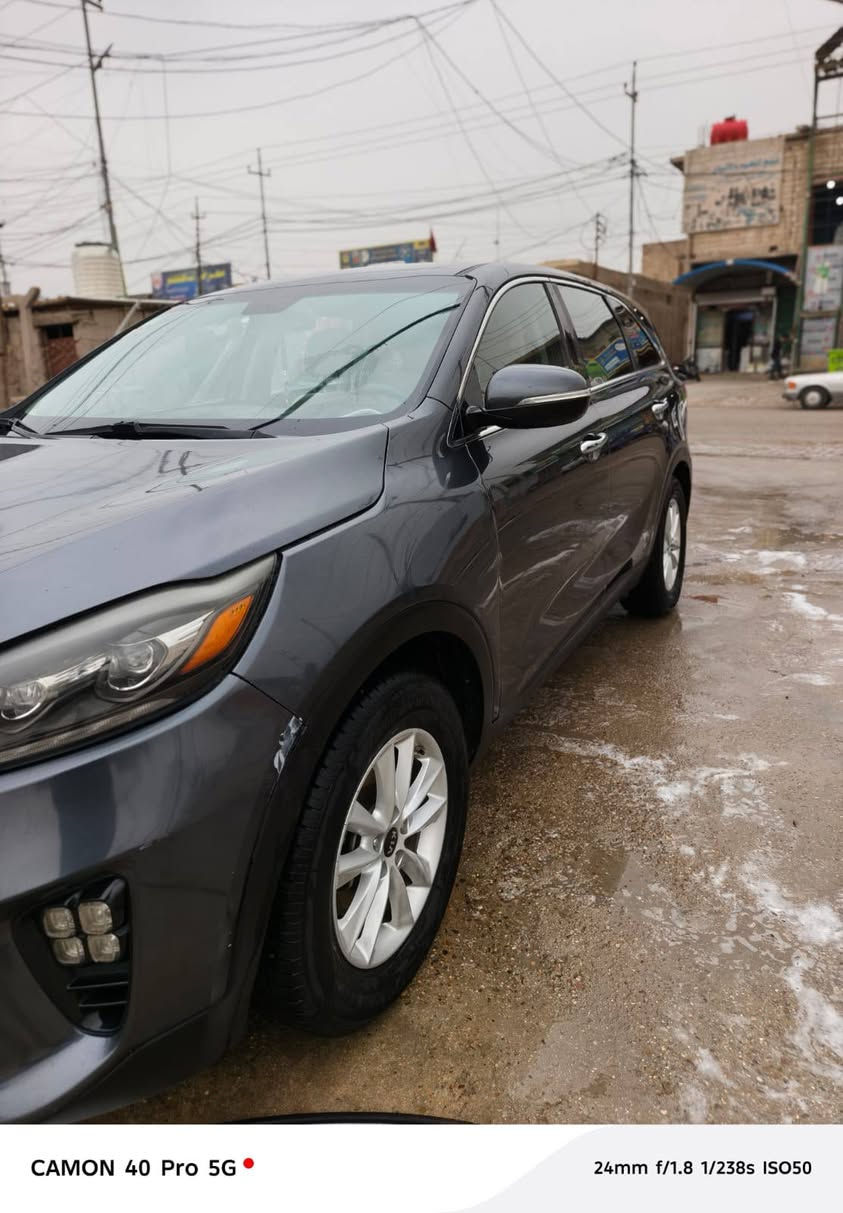 للبيع سورينتو راسلني واتساب
موديل 20
وارد امريكي 
حادث جاملغ وبنيد وبيها حافة قبق الجنطه محدد بالصوره
مكينة V6 سلندر
7راكب 
شاشة جبيره 
كامره دواره 
جاهزة من كلشي 
مكينة 
كير 
حدادية 
تخم تاير كهربائيات كلها شغاله الي بالبجم 
تبريد فول البارحه بدلت فريز جديد 
رقم بغداد باسمي 
مكاني طوريج 
سعرها 200 بيها مجال قليل 
هزه ماساقطه
***********
