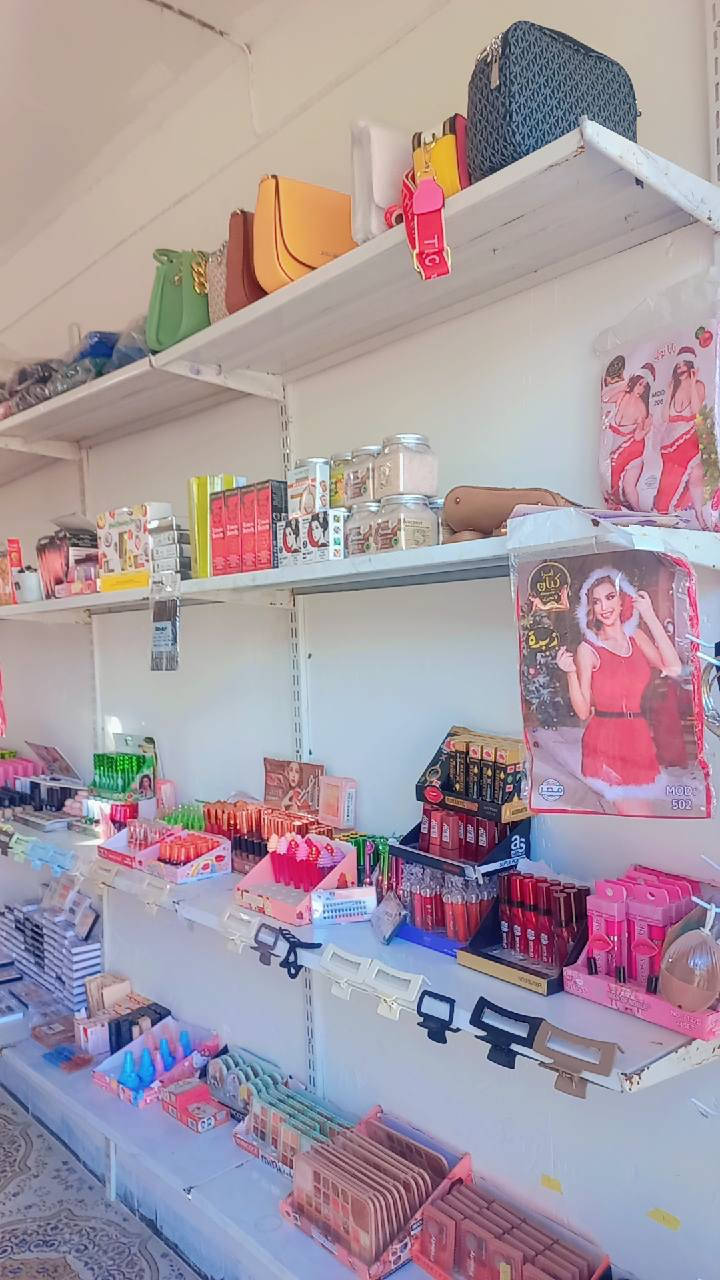 حبايب محل كوزمتك للبيع
محتويات المحل مكياج ب انواعه … عطور … معطرات … ملابس كلشي موجود حته الرفوف هم ابيعهن الك ابيع شلع قلع الميز والكرسي و كلشي داخل المحل للبيع سعر وباقي تفاصيل اتصل *********** سعر مناسب جداً
