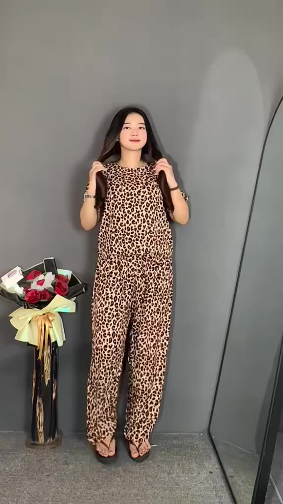 التراك النمري
يجي فري سايز يعني يلبس كل الاحجام
بسعر 🔥🔥


**إذا كنت صاحب هذا الإعلان وتريد حذفه لأي سبب، رجاءا أرسل رسالة إلى الدعم الفني**