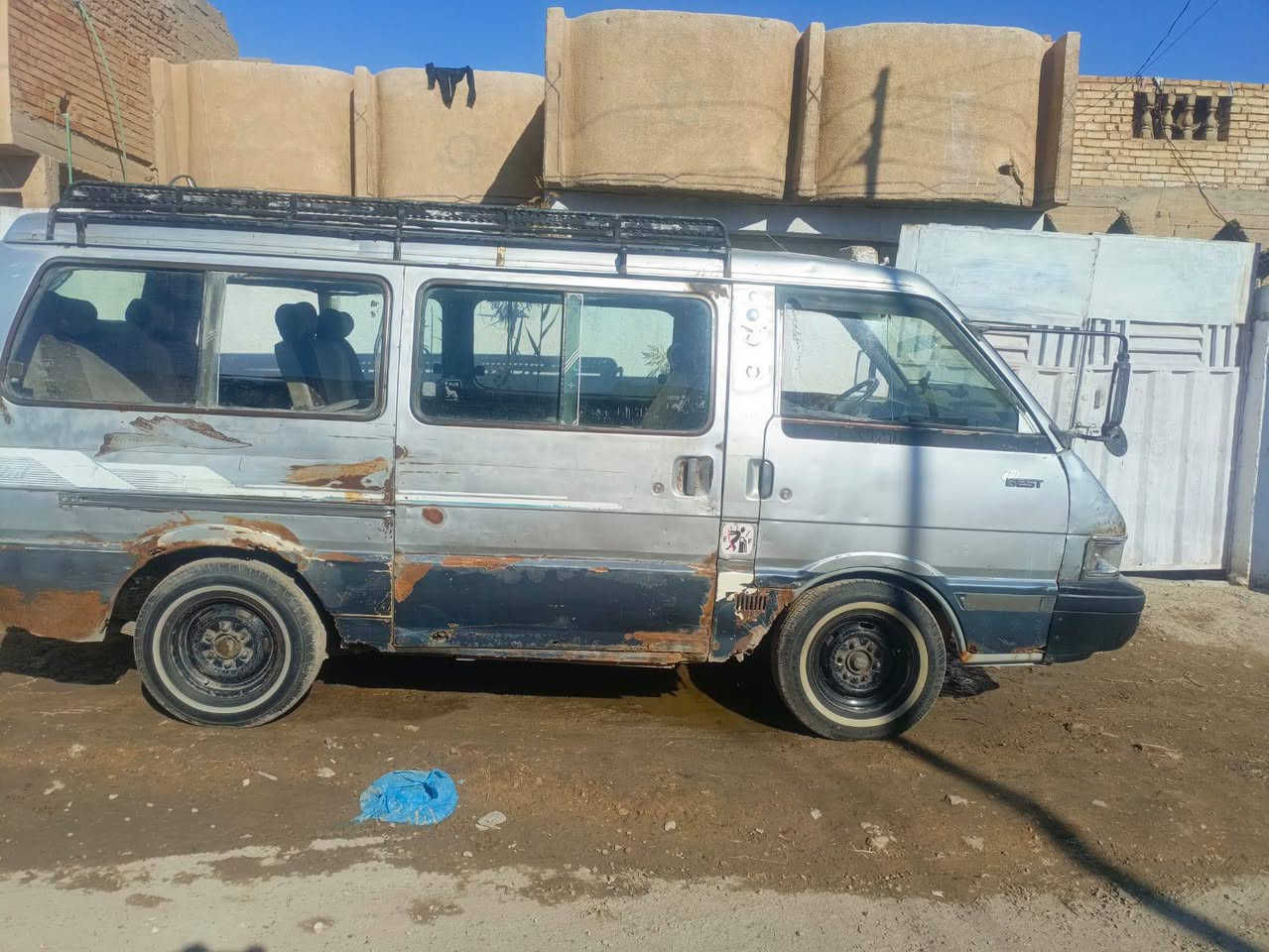 كيه بستا مديل 94مكينه كير بريجو 3000بم نوزل باتري تخم تاير دوشمه رقم احمر بغداد مطلوبه مليون ونص عله مشتري صفر غرامات وتعال حولك سياره ابو غريب الحصوه سعرها 25وبيها مجال *********** وتساب
