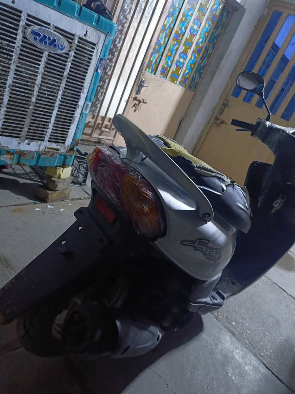 سلام عليكم دراجه ماكس قجمه شلعه معدل ونكره هندر كهربائيات شغاله شاير كلوب هورن قفل جنطه مكينه خرسه سعر 275 بيه مجال حك جيه قليل كلش عنوان مدينه صدر قطاع 19  افران ألاوال للاستفسار ***********
