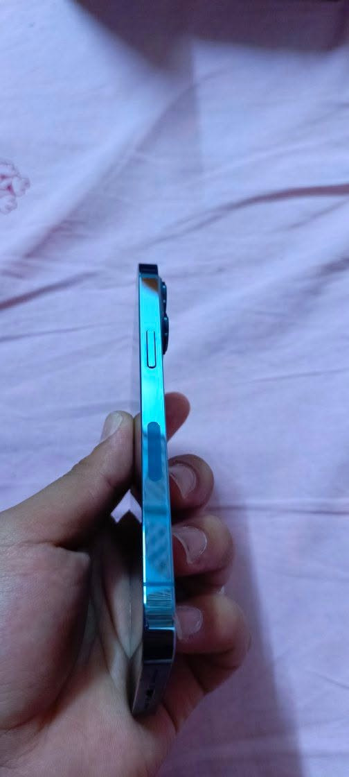 السلام عليكم 
ايفون 13 برو ذاكرة 128 بطاريته 89
ما مفتوح ولا مبدل بيه شي دبل شريحة.
فقط بيه هاي النقطة بالشاشة 
للاستفسار اكثر على الخاص


**إذا كنت صاحب هذا الإعلان وتريد حذفه لأي سبب، رجاءا أرسل رسالة إلى الدعم الفني**