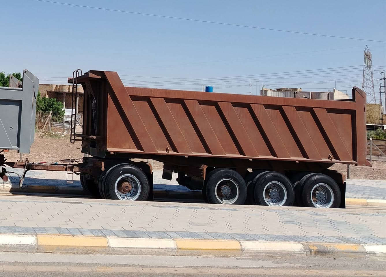 السلام عليكم عربانه للبيع شغل بغداد موديل 2024 تخم تاير السعر230    ***********
