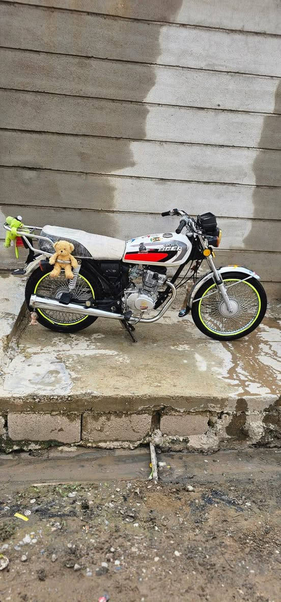 السلام عليكم ماطور سولنك موديل 2021محرك مامفتوح سعر 425    بيه مجال قليل  مكان       قرية باجوان ***********
