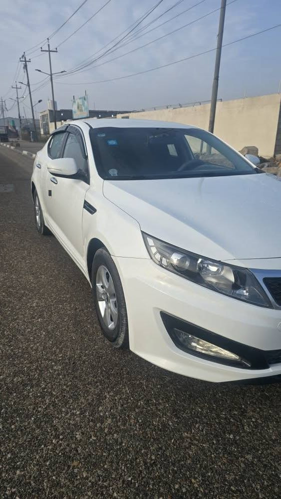 السلام عليكم
كيا K5 وارد كوري الكوري معروف يجي غير مكفول من الصبغ  بيهه تقريبآ 3 قطع صيغ بدون حادث رقم بصرة دولي موديل 2013 
محرك 2000. Lpi كلشي بيهه شغال والحمدلله. السعر 122 بيهه مجال ***********
*********** البصرة حي المهندسين البصرة, العراق
