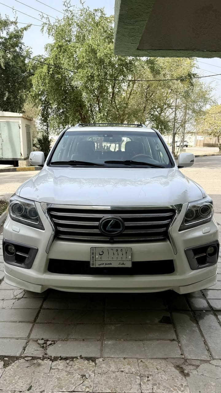 لگزز موديل (٢٠١٢)
رقم بغداد 
موصفات الكزز معروفة
٨سلندر (٥٧٠٠) 
بصمات عدد٤
كشنات جلد 
كشنات كهرباء
فتحة سقف
كشنات خلفيه كهرباء
جكات
دفع رباعي فور ويل
داخل مشمشي
وباقي مواصفات اللگزز معروفة
بيها صبغ جهة (ضربة خفيفة وتم صبغ الجهة) ورصعات في البنيد.

السعر ٣٣٠
العنوان: بغداد/ الدورة 

للتواصل: ***********
