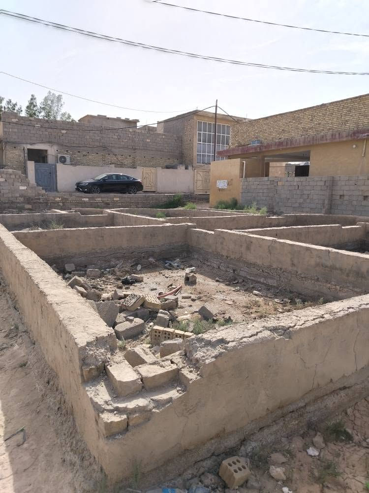 قطعه للبيع كربلاء الحر ٢٦٠متر ركن بستنه سند ٢٥ الفرع مجاور العالم الاماني مرطبات اسكيمو بسمي قريبه على الشارع الحر الرئسي ١٠٠م تصلح حسينيه او سكن مكان هادء كافة الخدمات متوفره ماء كهرباء مجاري *********** تريد نص هم كربلاء, العراق
