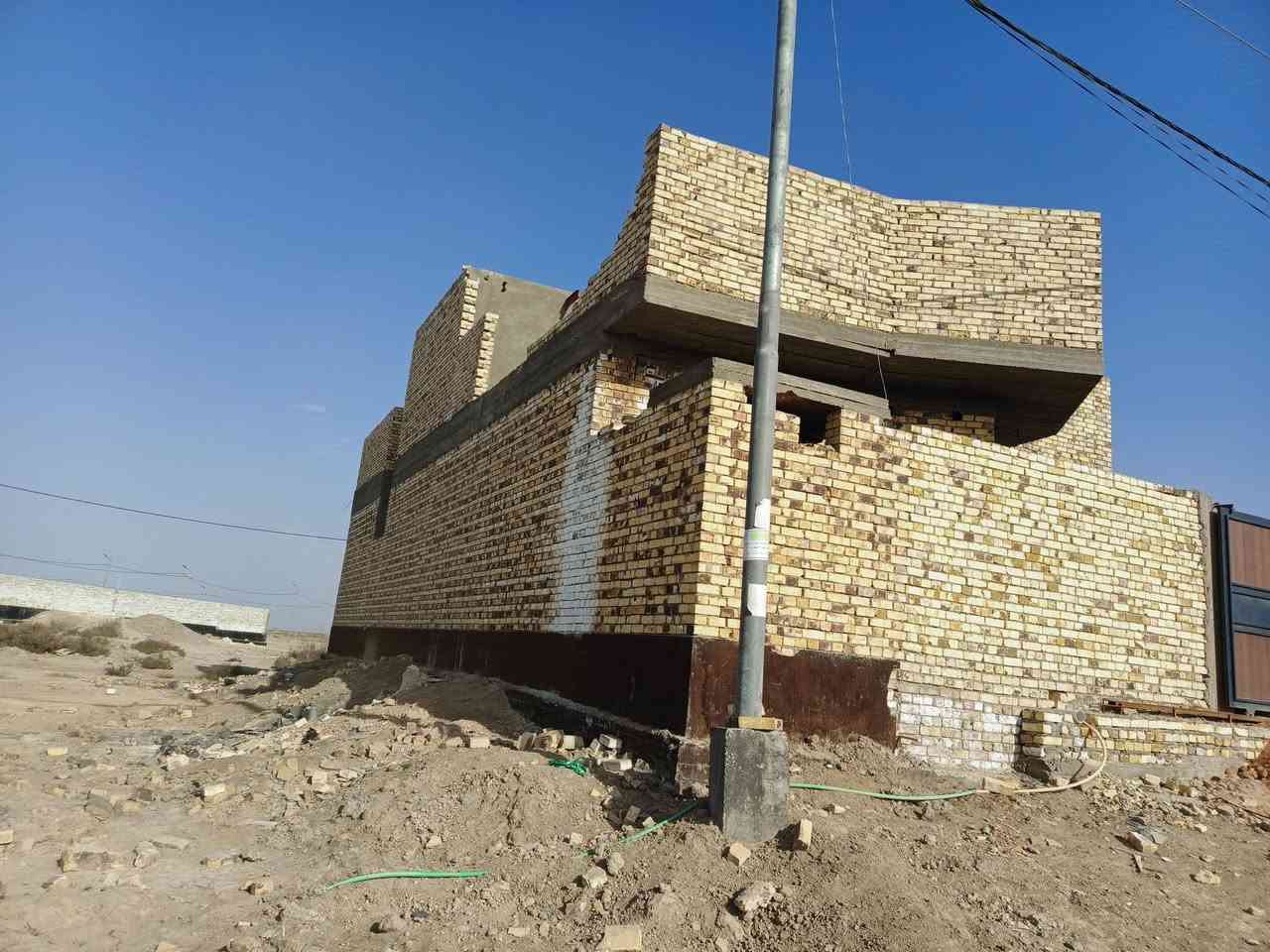 عرصه طابو صرف  لبيع
مساحه 300م مكان دغاره هور جبور خدمات متوفره 

أمامها متنزه ومستوصف الاستفسار الاتصال ع الرقم ***********
