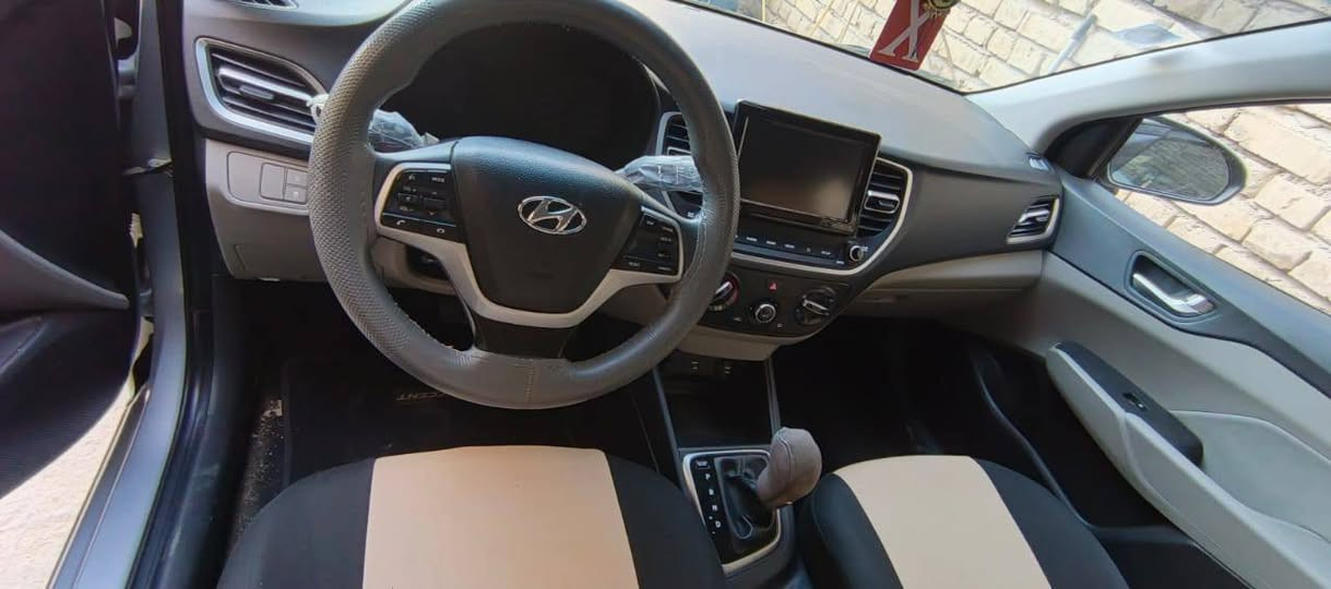 السلام عليكم اكسنت موديل 23 1600محرك دوش  سياره نظيفه ما ماشيه ماشيه 32,000 سياره معوقين وكاله عامه طي سياره مال جناي 127 وبيها مجال قليل ***********
